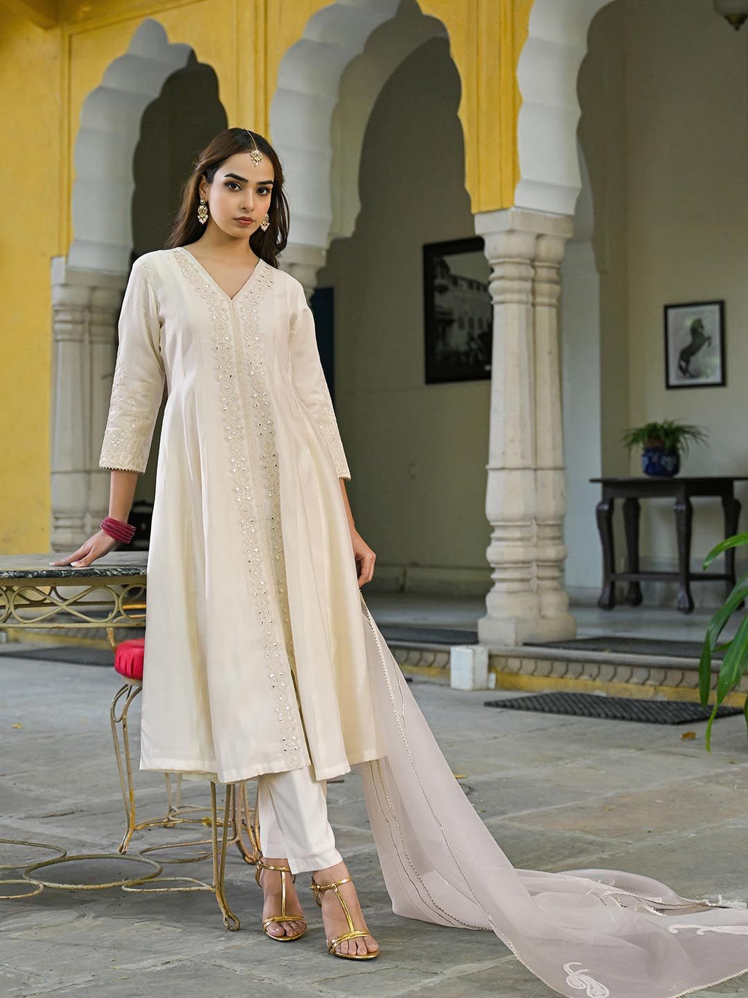 Dhiyona PD Women Women Solid Embroidered Kurta with Trousers & Dupatta
