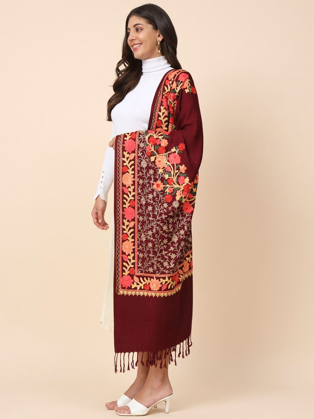 Dhiyona PA Floral Embroidered Shawl