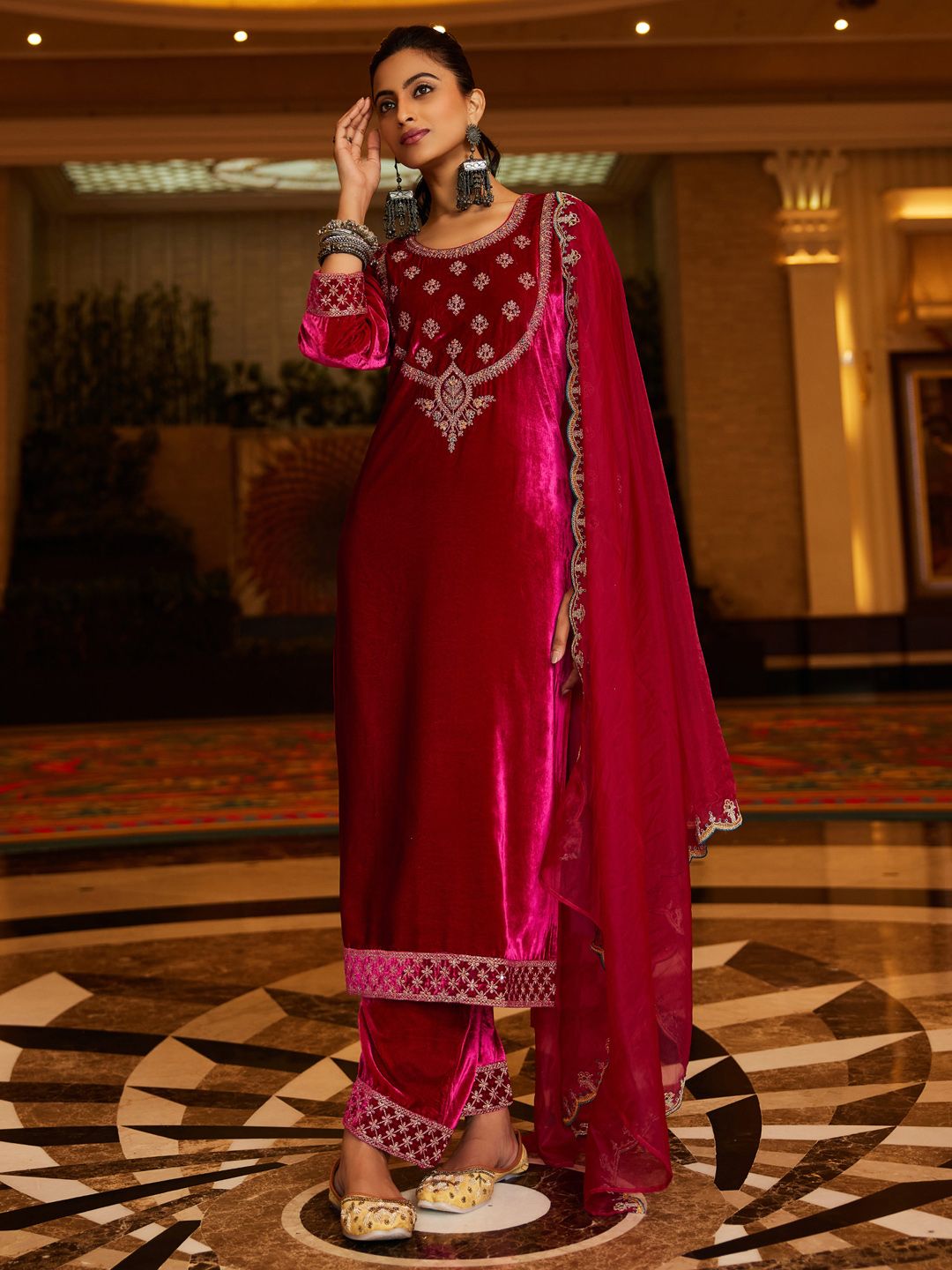 Women Ethnic Motifs Embroidered Regular Velvet Kurta with Trousers & With Dupatta