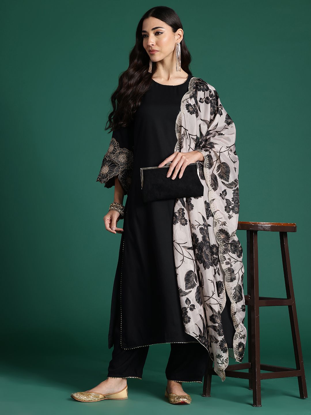 Dhiyona IE Floral Embroidered Kurta with Trousers & With Dupatta