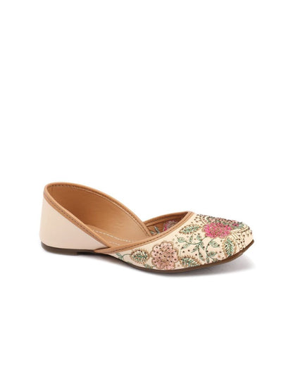Dhiyona AK Embroidered Mojaris