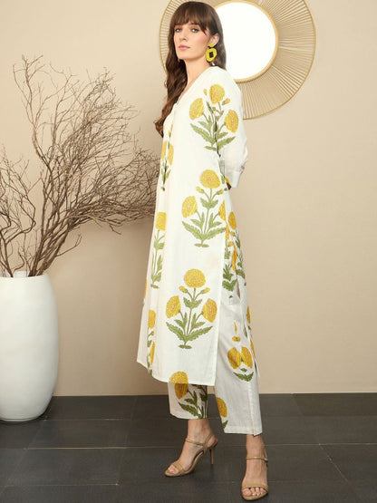 Women's Floral Printed Pure Cotton Straight Kurta With Trousers