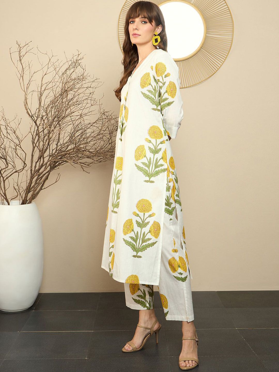 Dhiyona IE Floral Printed Pure Cotton Straight Kurta With Trousers