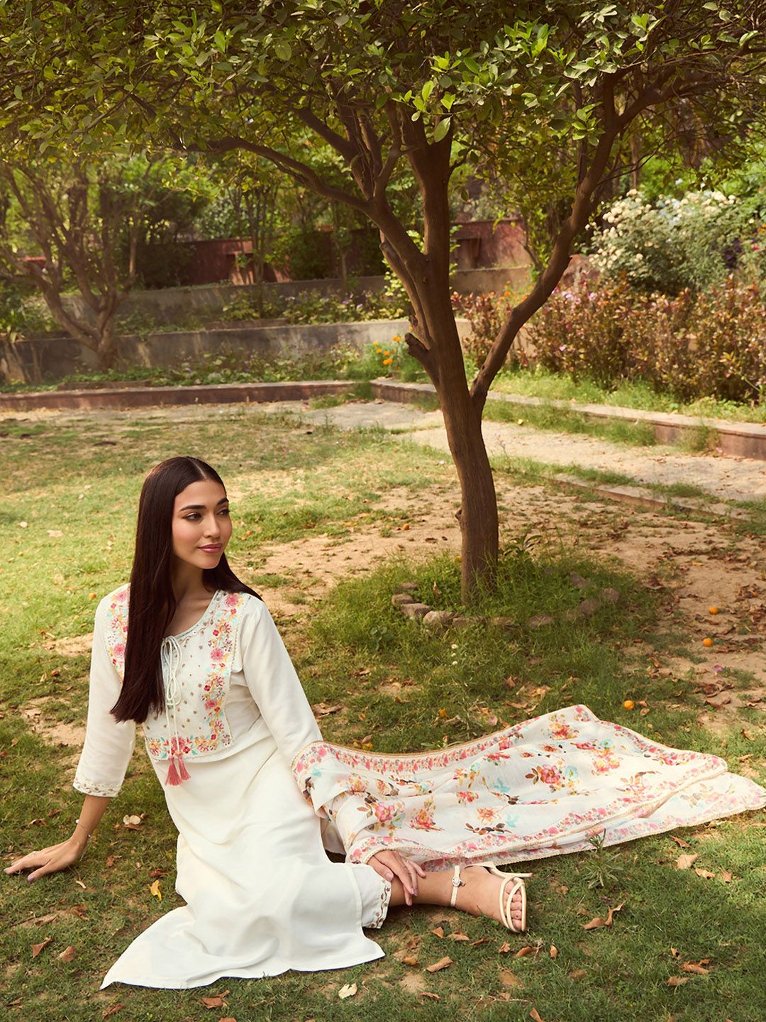 Dhiyona IE White Floral Yoke Design Tie-Up Neck Straight Kurta With Trousers & Dupatta