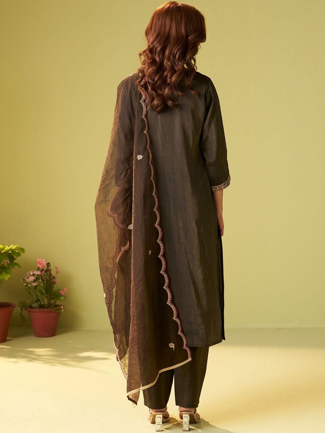Women Ethnic Motifs Embroidered Regular Thread Work Liva Kurta with Trousers & With Dupatta