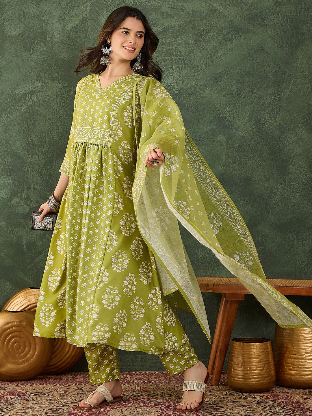 Dhiyona KL Women Ethnic Motifs Embroidered Regular Kurta with Trousers & With Dupatta