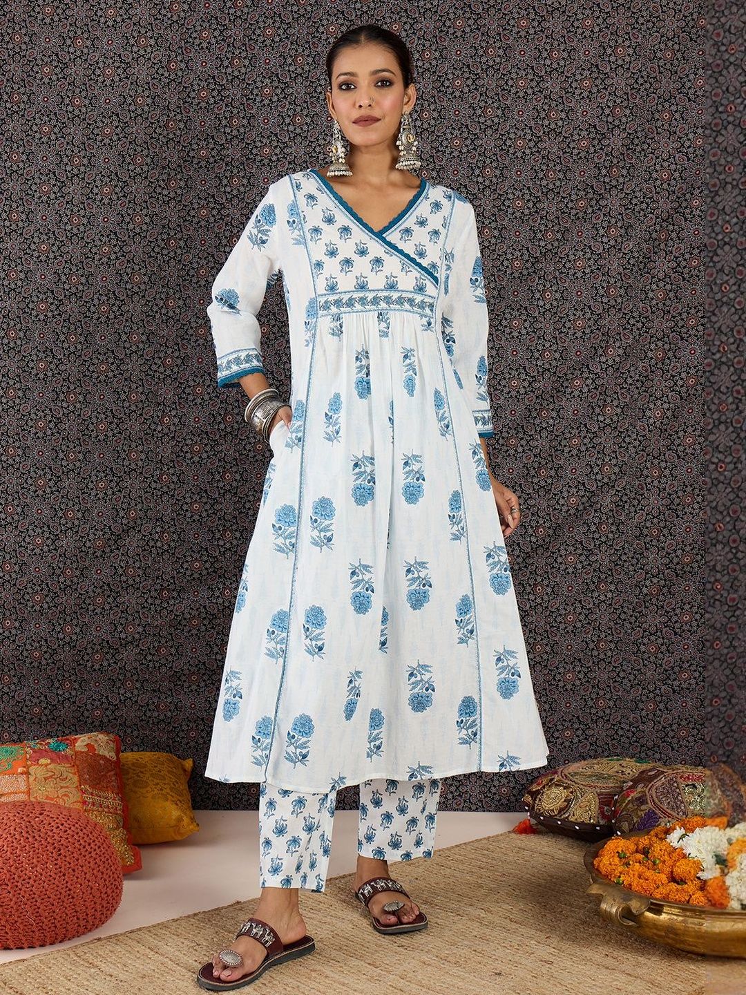 Dhiyona IE Women Floral Printed Regular Pure Cotton Kurta with Trousers