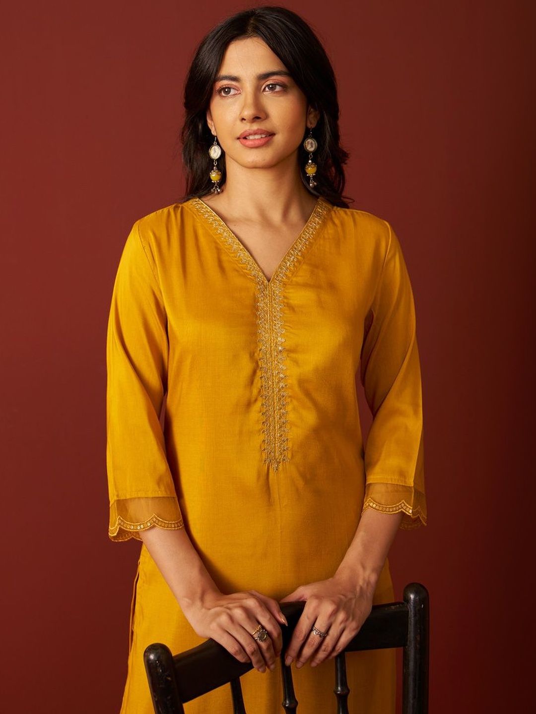 Women Ethnic Motifs Embroidered Regular Thread Work Kurta with Trousers & With Dupatta