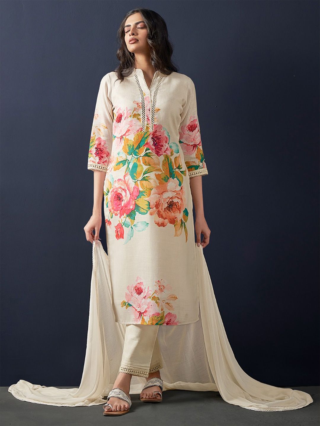 Women Floral Printed Regular Linen Kurta with Trousers & With Dupatta