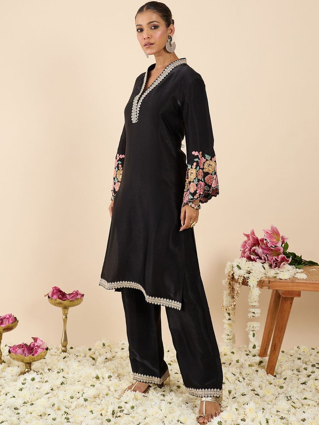 Women Floral Embroidered Regular Kurta with Palazzos