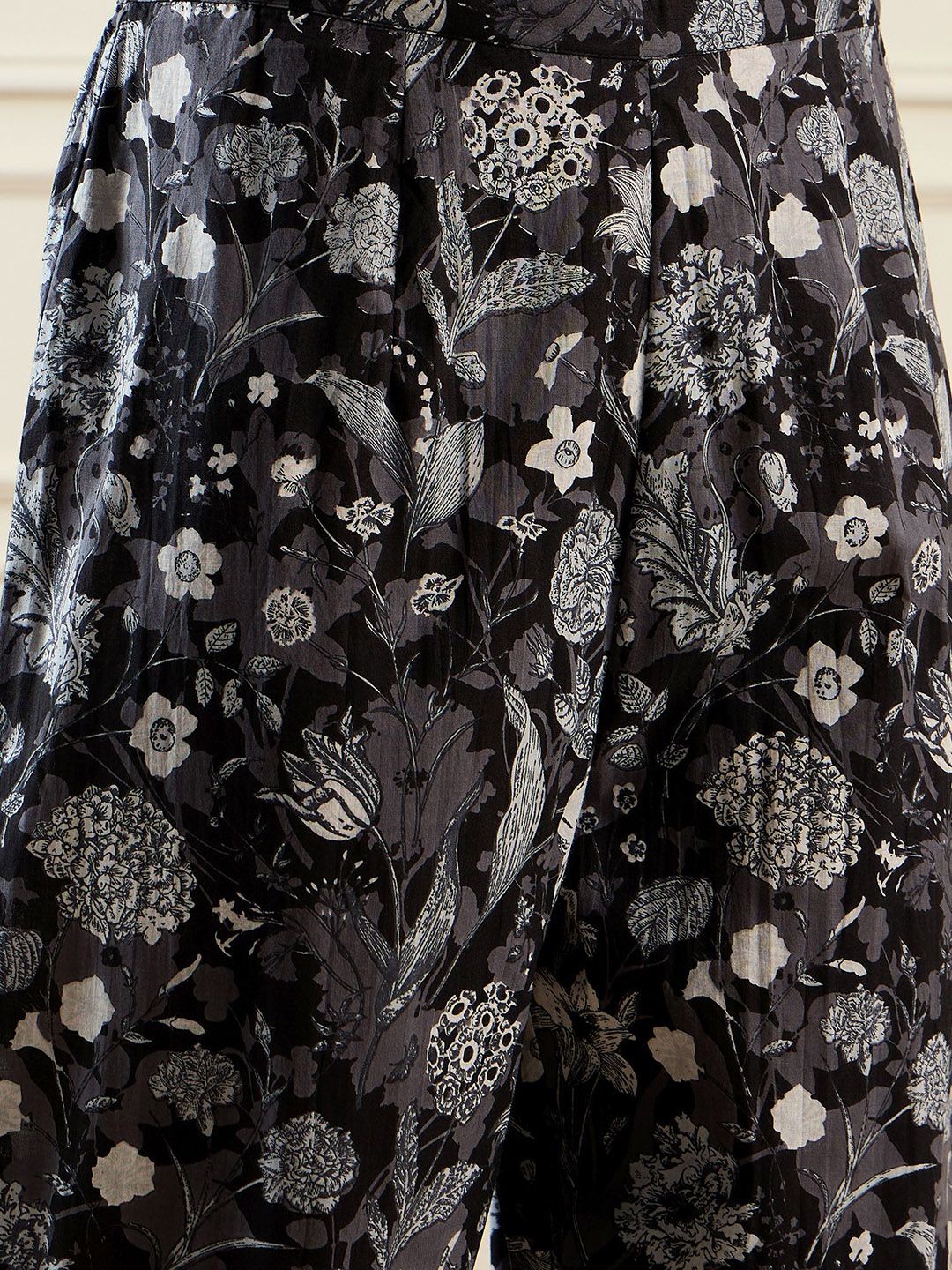 Dhiyona IE Women Floral Printed Regular Pure Cotton Kurta with Trousers