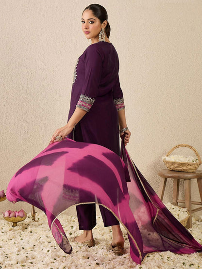 Ethnic Motifs Embroidered Thread Work Straight Kurta With Trousers & Dupatta