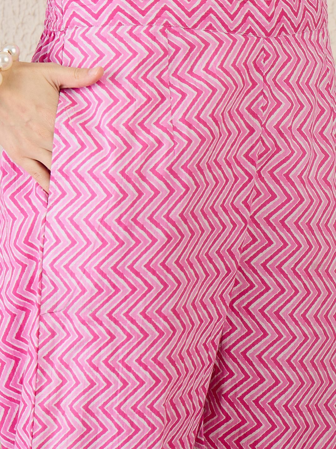 Women Floral Printed Regular Pure Cotton Kurta with Trousers