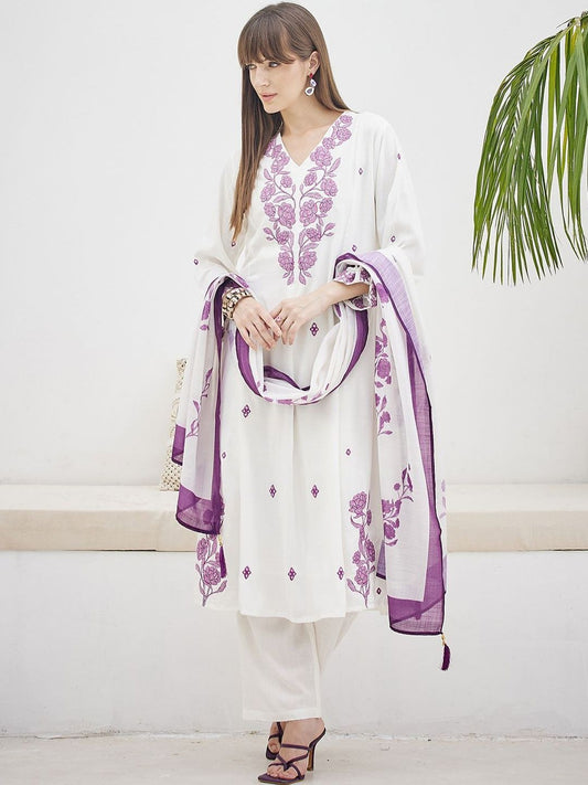Women Floral Embroidered Thread Work A-Line Kurta & Trousers With Dupatta
