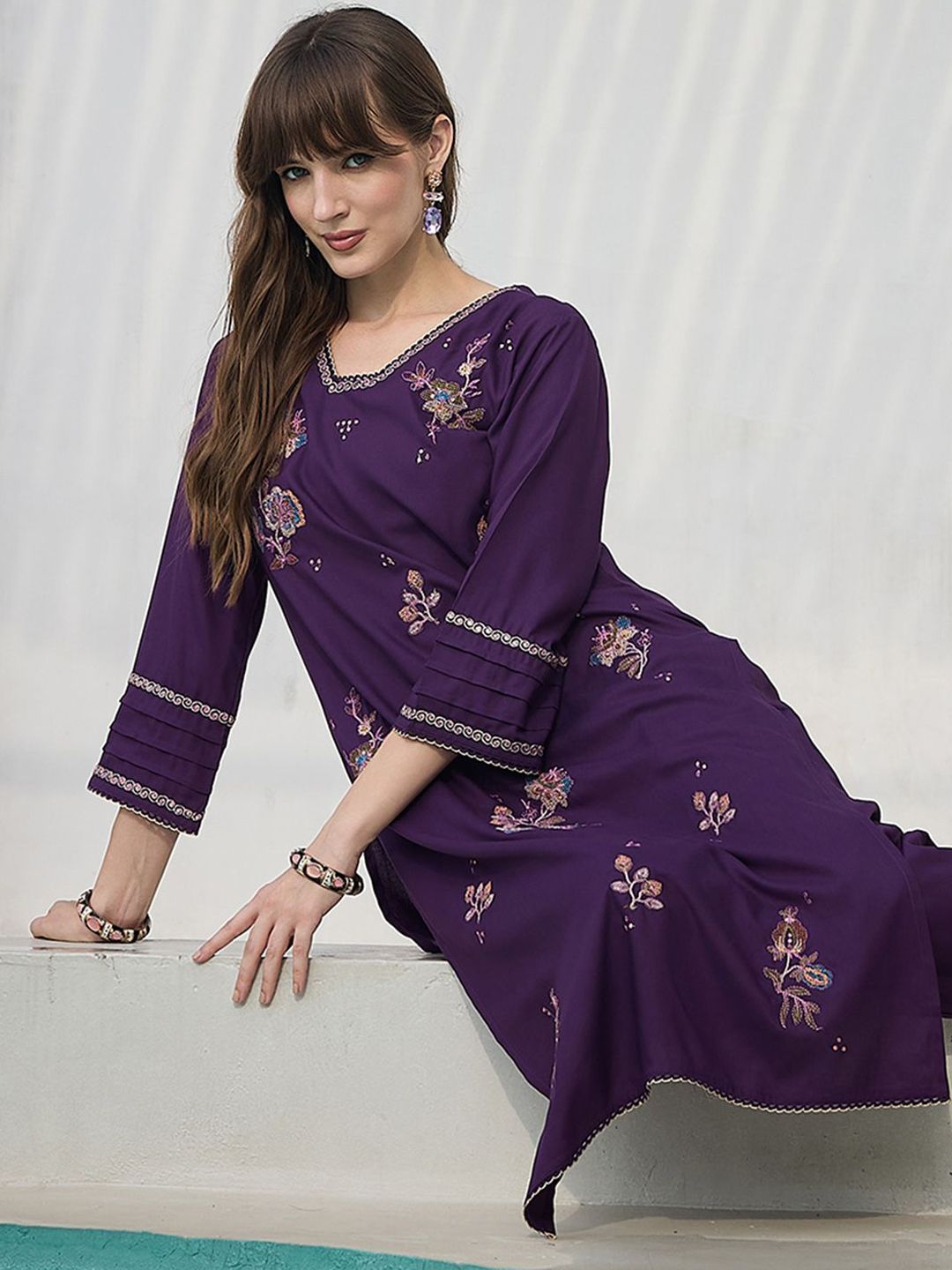 Dhiyona IE Floral Embroidered V-Neck Tunic With Trousers