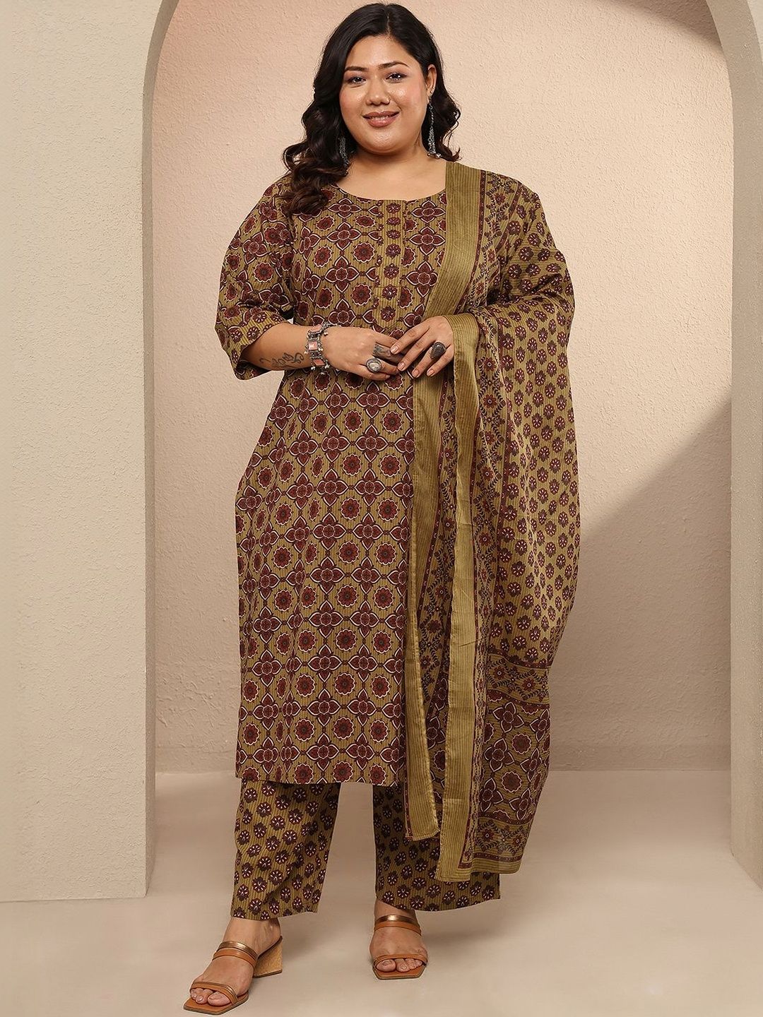 Dhiyona Women's Plus Size Ethnic Motifs Printed Kurta with Trousers & With Dupatta