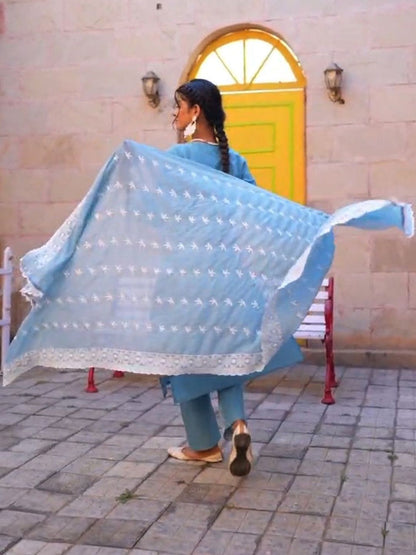 Floral Embroidered Thread Work Pure Cotton Kurta With Trousers & Dupatta