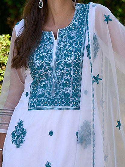 Dhiyona IE Floral Embroidered Notch Neck Thread Work Organza Kurta With Trousers & Dupatta