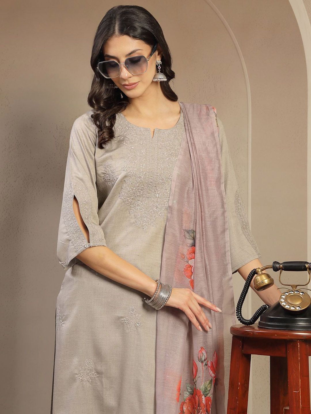 Dhiyona SN Women's Embroidered Straight Kurta With Trouser & Dupatta
