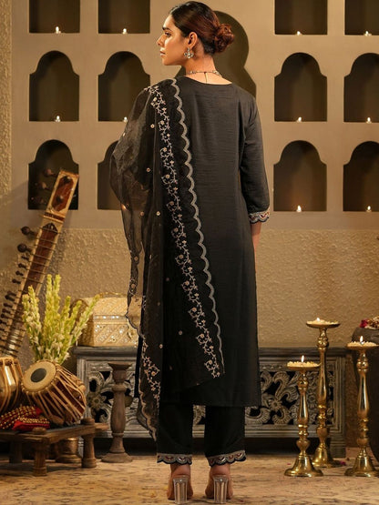 Women Ethnic Motifs Embroidered Kurta With Trousers & Dupatta Kurta Sets