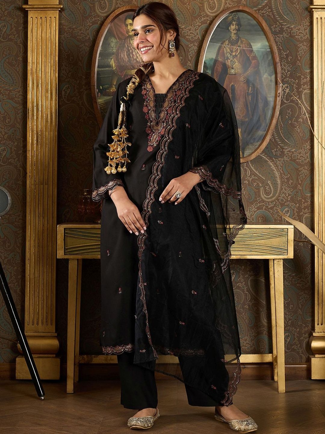 Dhiyona IE Women Ethnic Motifs Embroidered Kurta with Trousers & Dupatta