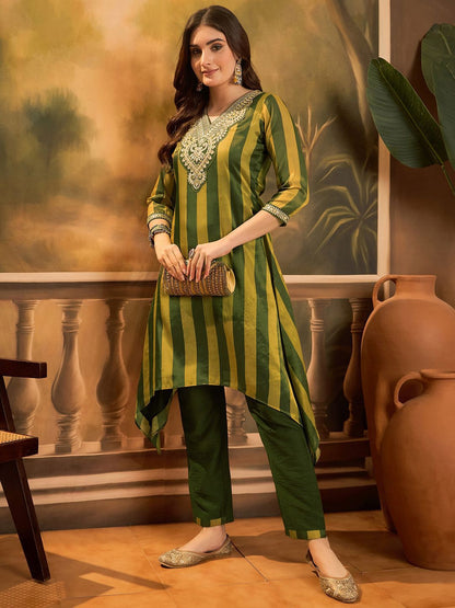 Dhiyona SN Women's Striped Printed Kurta with Trousers