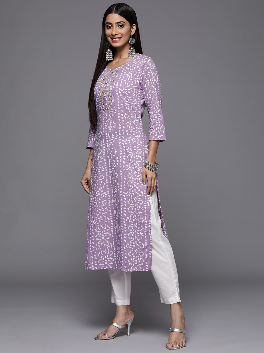 Dhiyona VR Women's Lavender Bandhani Print Embroidered Kurta Has Round Neck