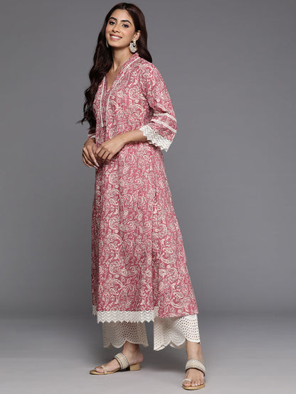 Dhiyona VR Women's Peach Paisley Printed Lace Embellished A-Line Kurta