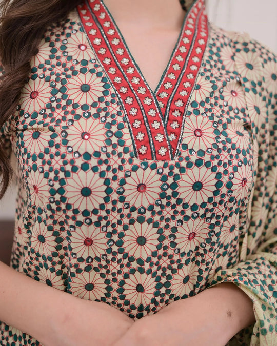 Women Viscose Light Green Kurta And Pant Set With Dupatta