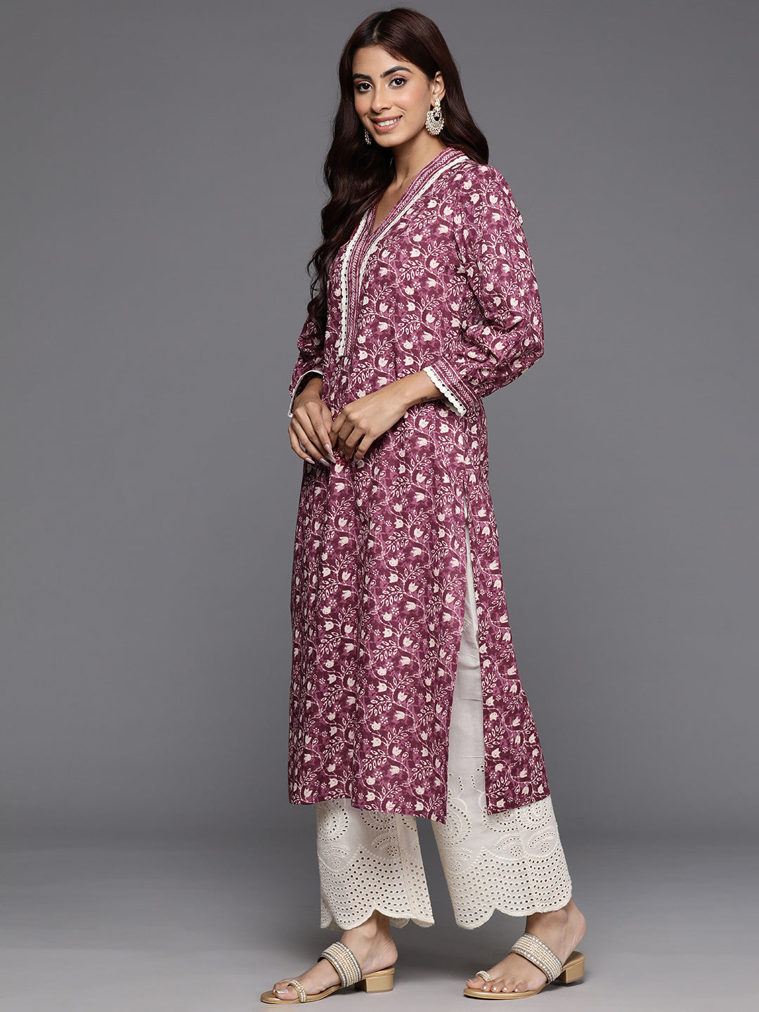 Dhiyona VR Women's Magenta Floral Printed Straight Kurta
