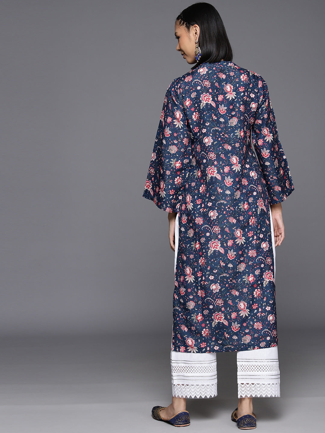 Dhiyona VR Women's Blue Floral Printed Straight Kurta With Flared Sleeves