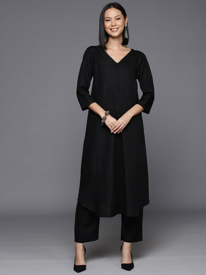 Dhiyona VR Women's Black Solid A-Line Kurta Paired With Tonal Bottom
