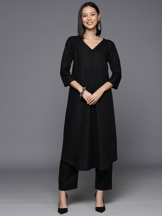 Dhiyona VR Women's Black Solid A-Line Kurta Paired With Tonal Bottom