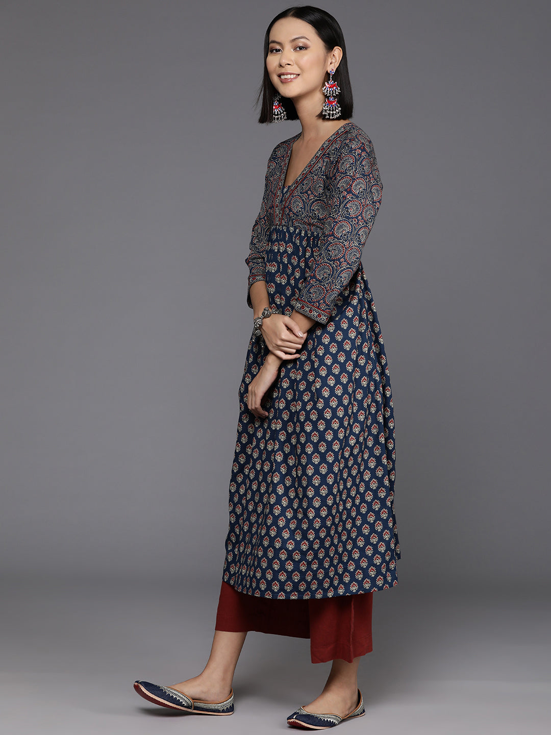 Dhiyona VR Women's Blue And Maroon Bandez Printed Anarkali Kurta