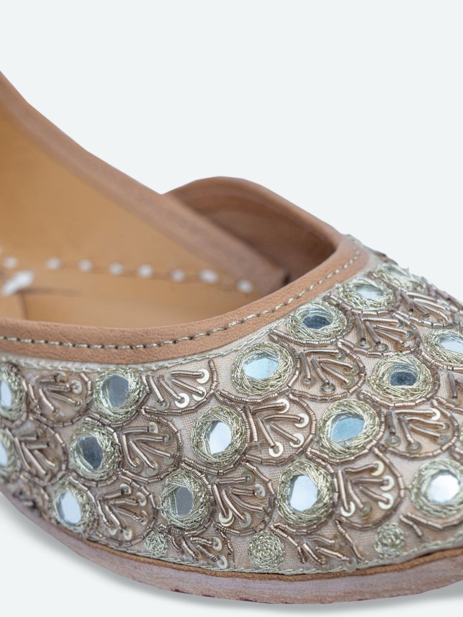 Dhiyona AK Women Cream-Coloured Ethnic Embellished Fabric Mojaris