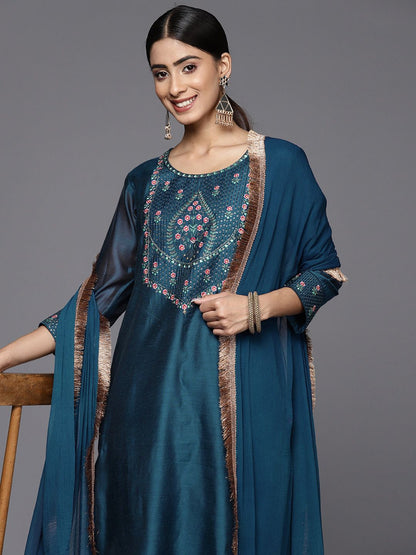 Dhiyona VA Women'sFloral Embroidered Sequinned Chanderi Silk Kurta With Trousers & With Dupatta
