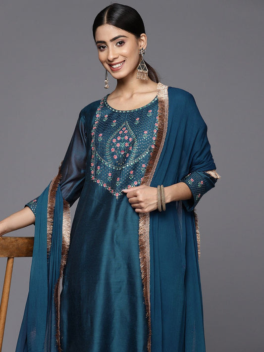 Dhiyona VA Women'sFloral Embroidered Sequinned Chanderi Silk Kurta With Trousers & With Dupatta