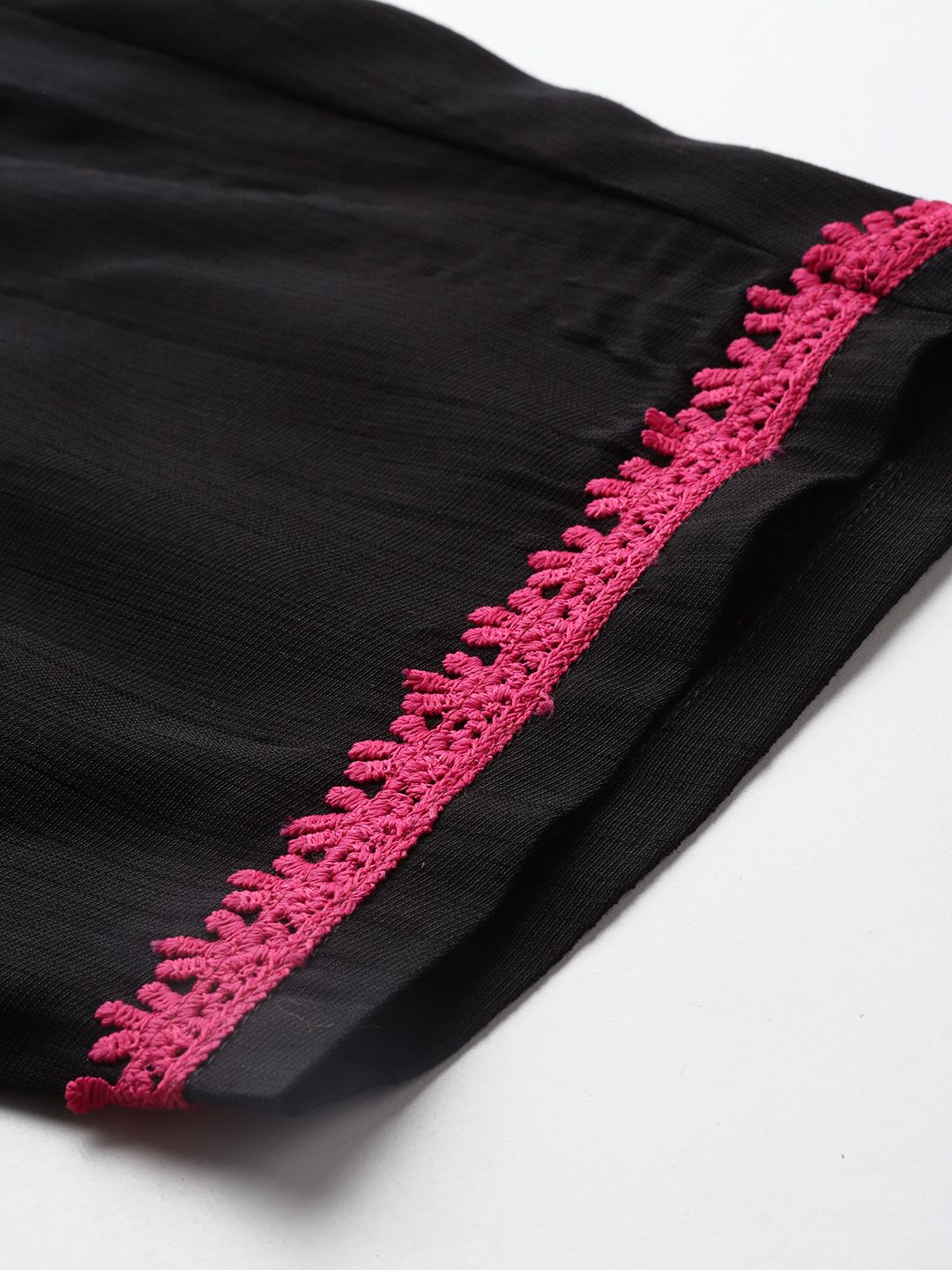 Ethnic Motifs Embroidered Thread Work Kurta with Trousers