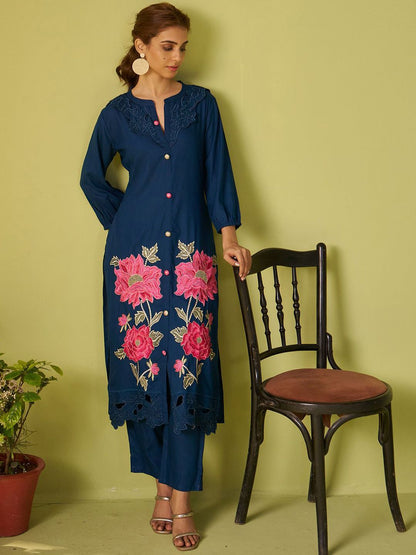 Women Floral Embroidered Kurta with Trousers