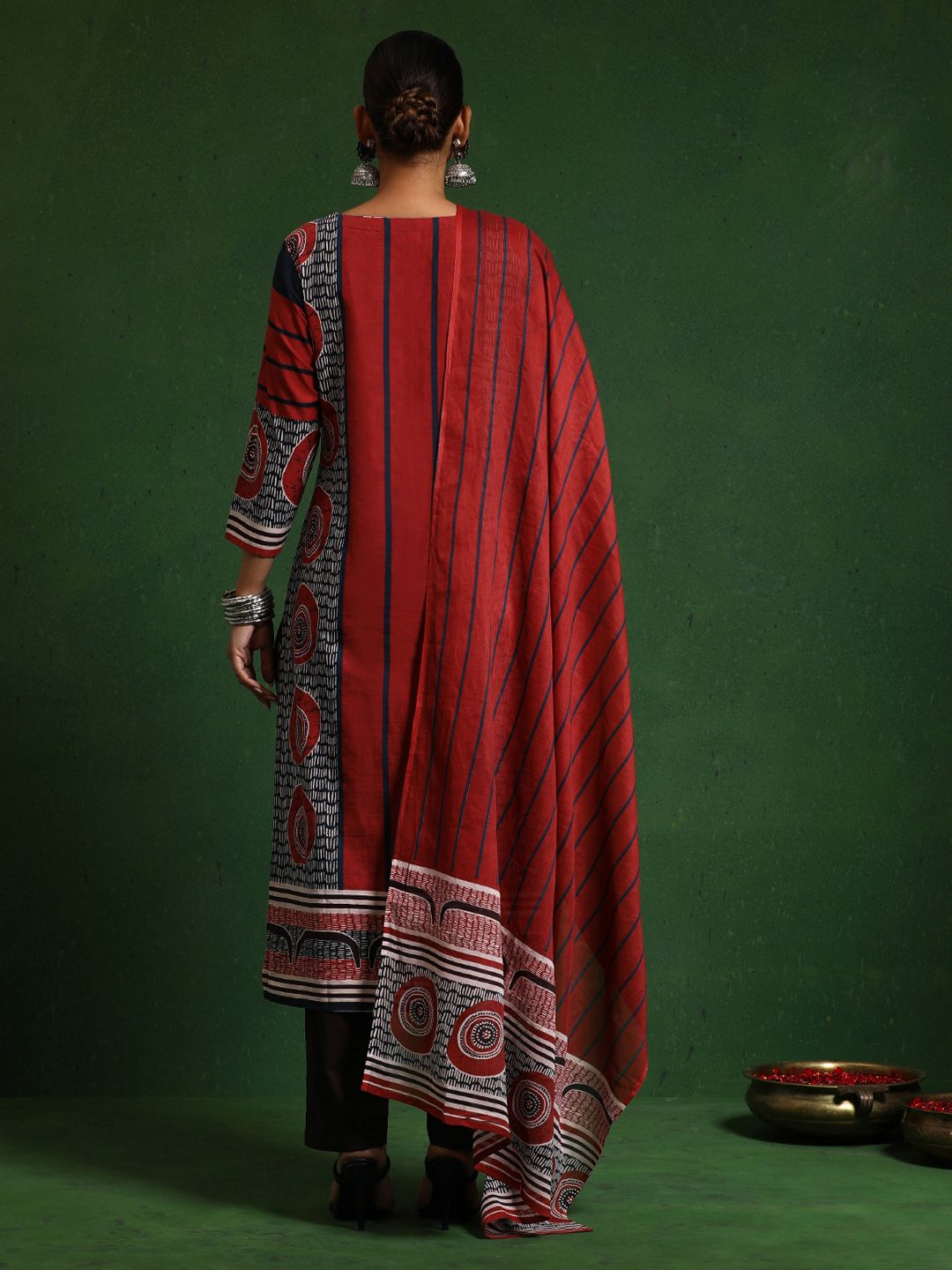 Dhiyona VA Women's Printed Regular Pure Cotton Kurta with Trousers & With Dupatta