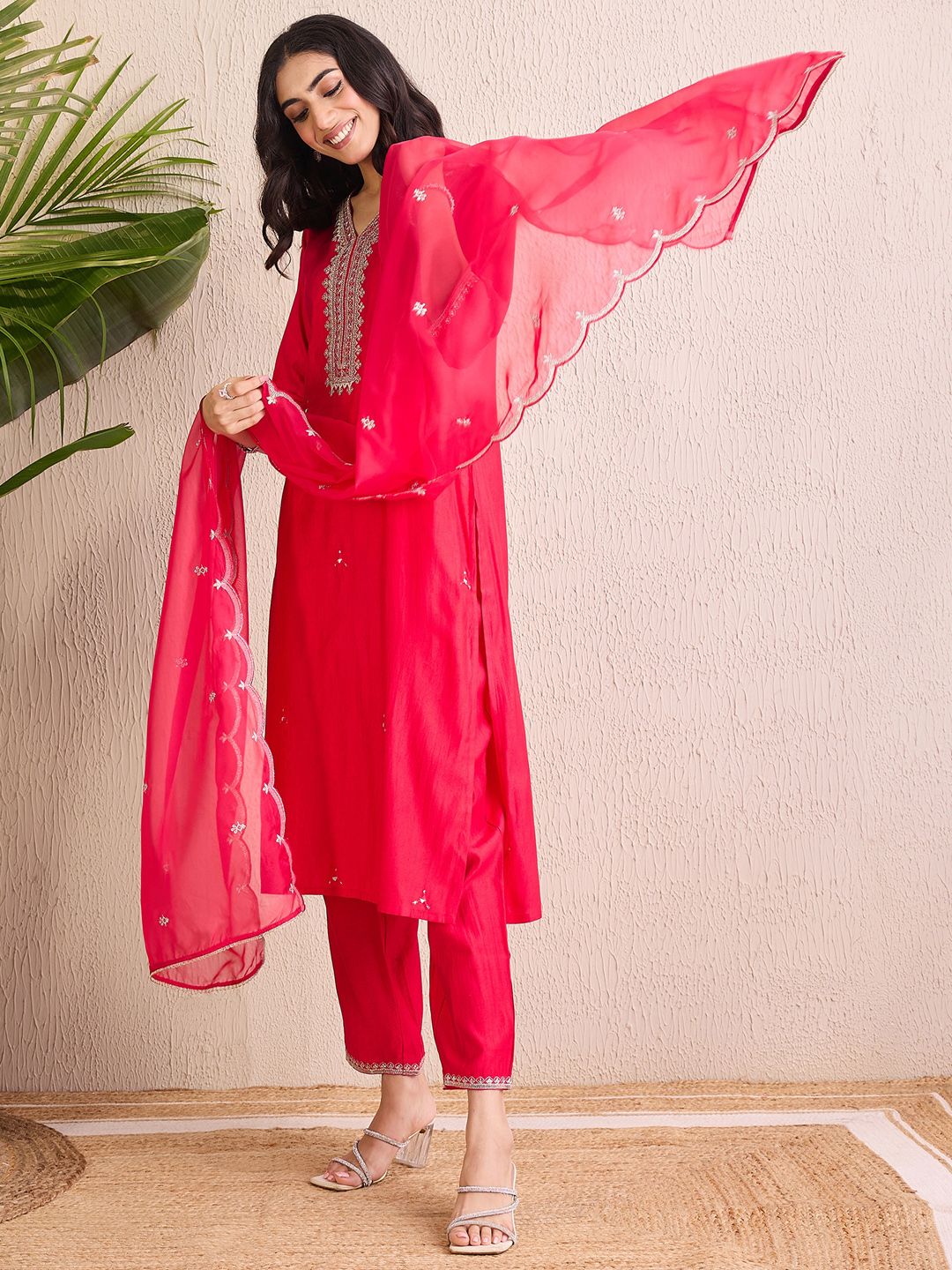 Dhiyona IE Women Floral Yoke Design Regular Liva Kurta with Trousers & With Dupatta