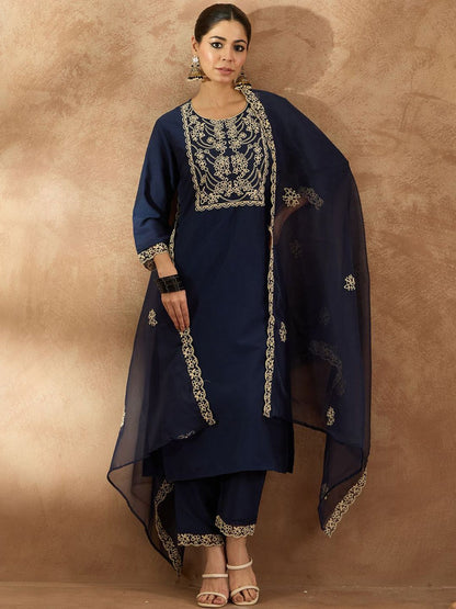 Women Embroidered Regular Thread Work Kurta with Trousers & Dupatta