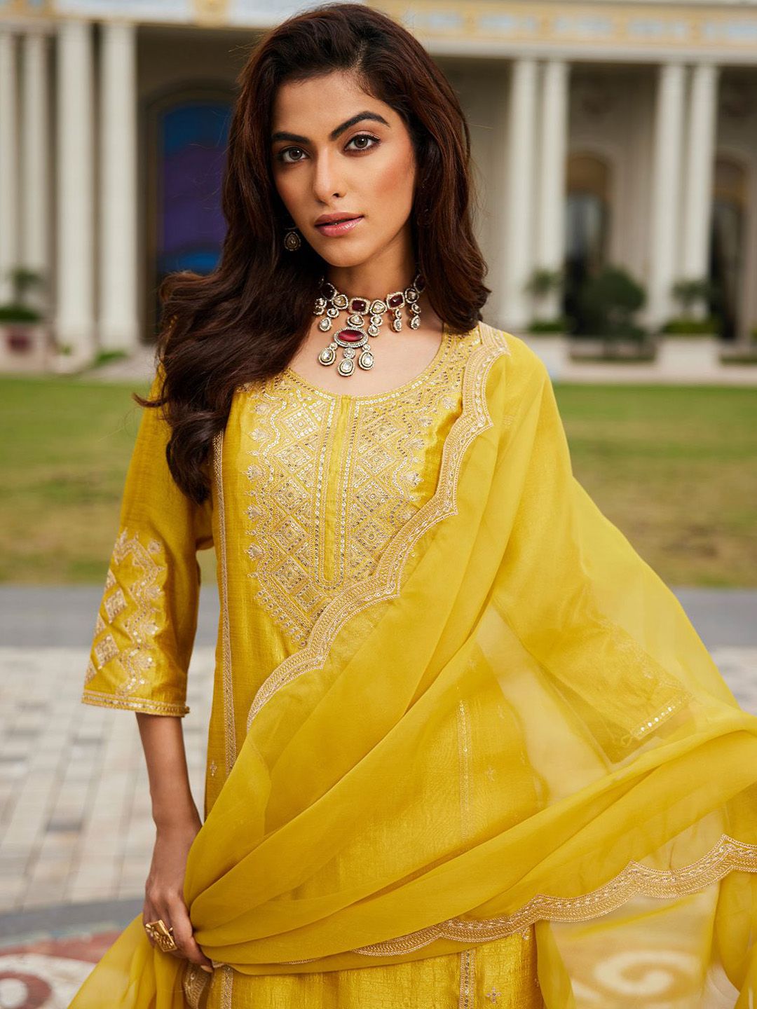 Women Ethnic Motifs Embroidered Regular Kurta with Trousers & With Dupatta