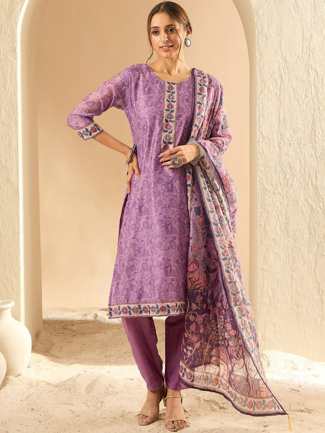 Dhiyona IE Women Floral Printed Kurta with Trousers & With Dupatta