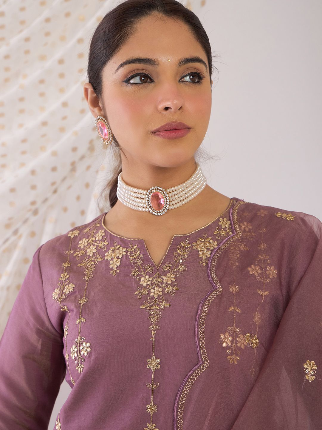Dhiyona IE Floral Embroidered Notch Neck Zari Straight Kurta With Trouser And Dupatta