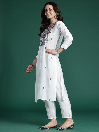 Women Floral Embroidered Thread Work Kurta With Trousers & Dupatta