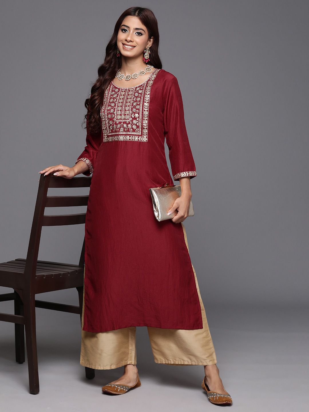 Dhiyona IE Women Floral Embroidered Sequinned Kurta