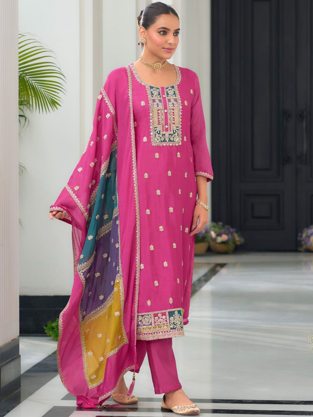 Ethnic Motifs Embroidered Sequinned Round Neck Kurta With Trousers & Dupatta