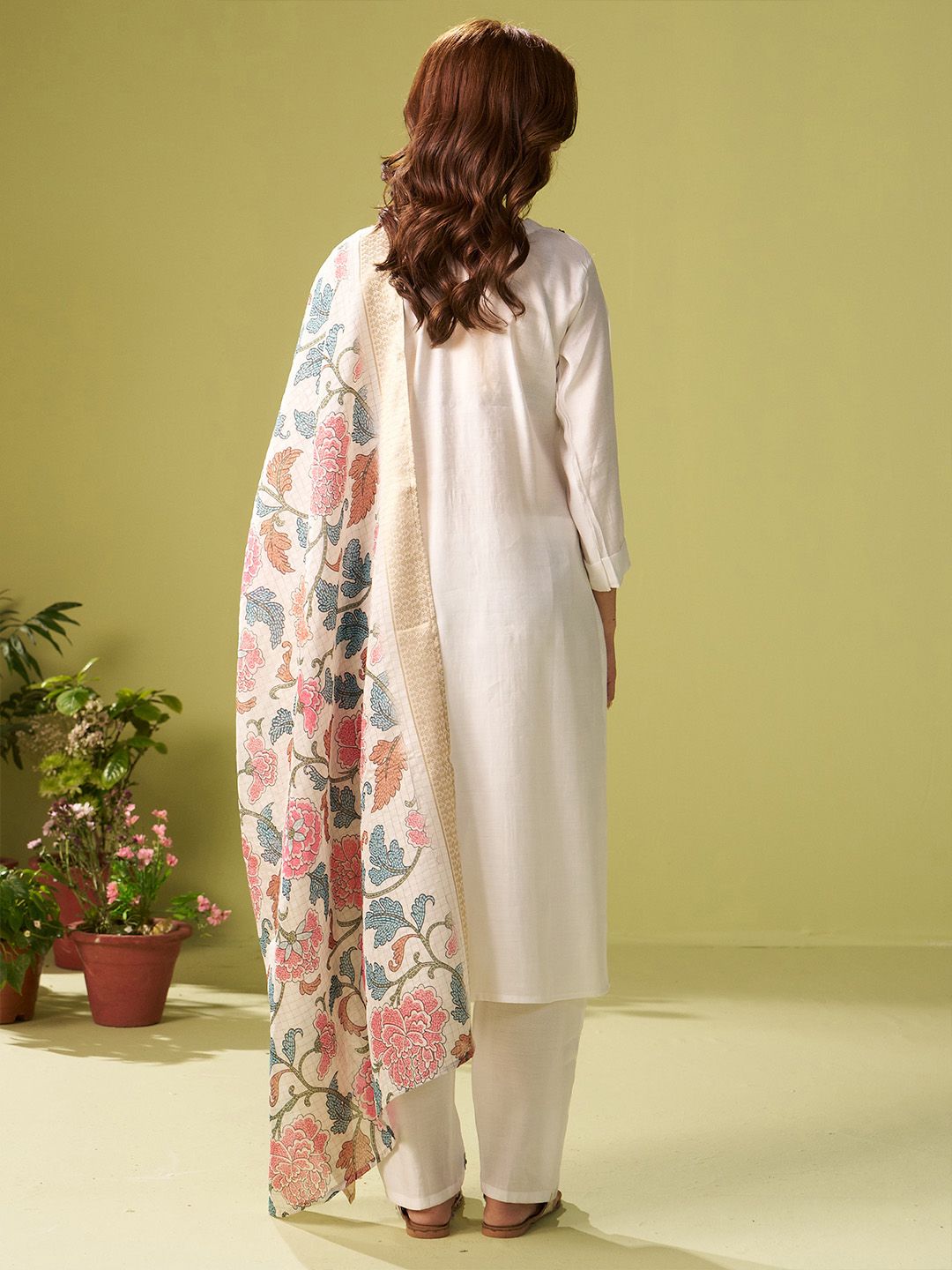 Women Floral Embroidered Kurta with Trousers & Dupatta