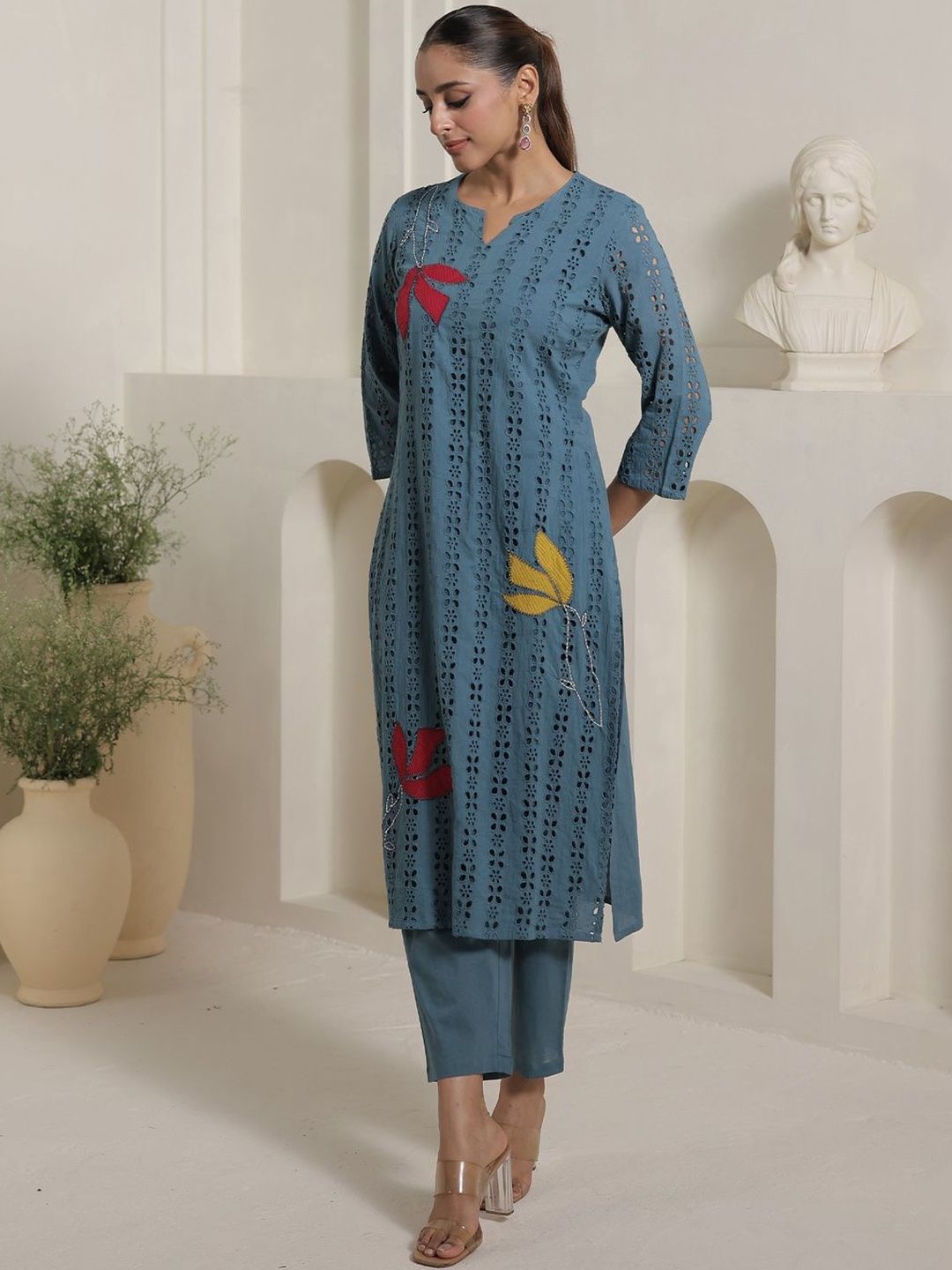 Women Floral Embroidered Regular Thread Work Pure Cotton Kurta with Trousers